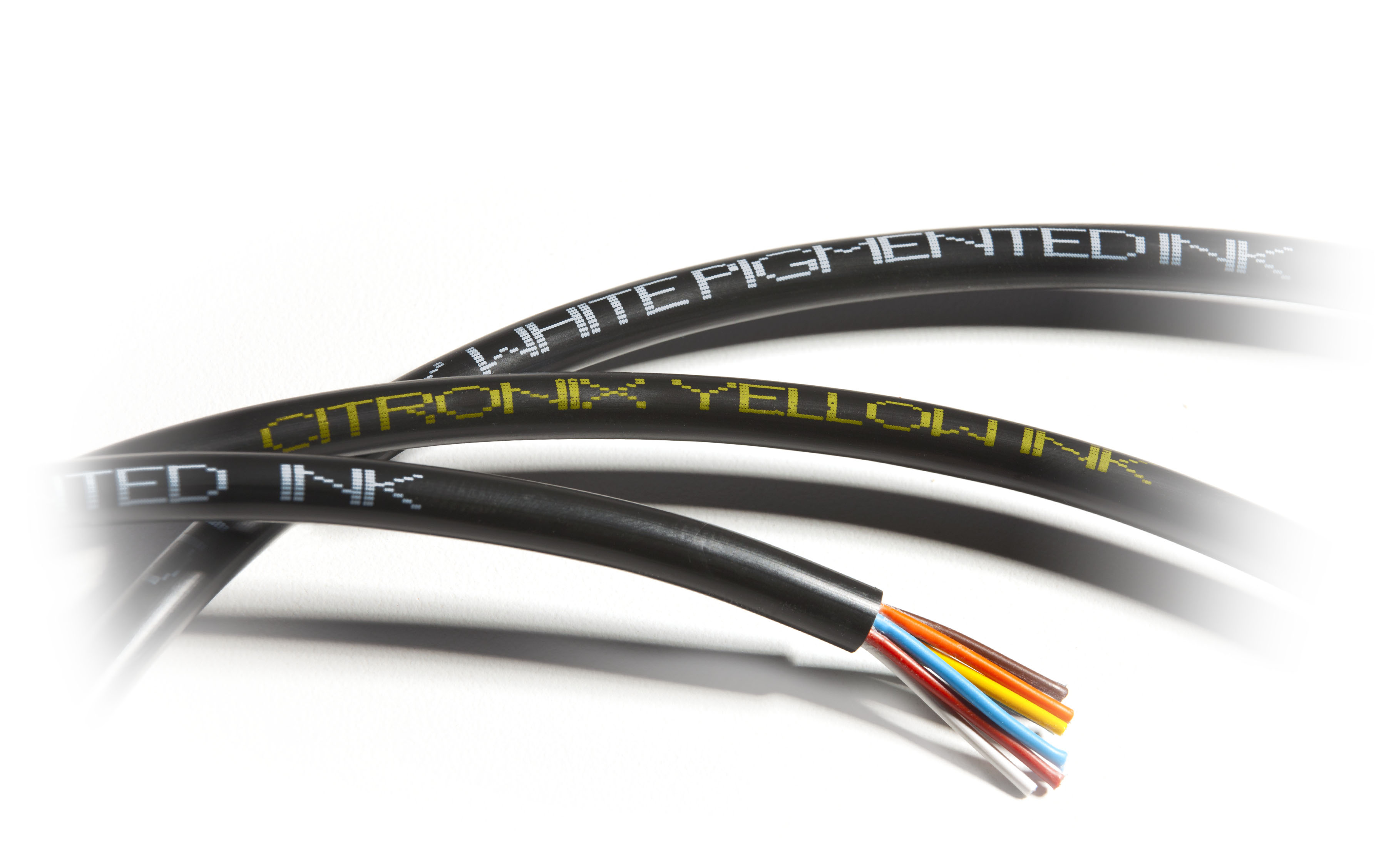 白墨喷码机的特点与应用行业